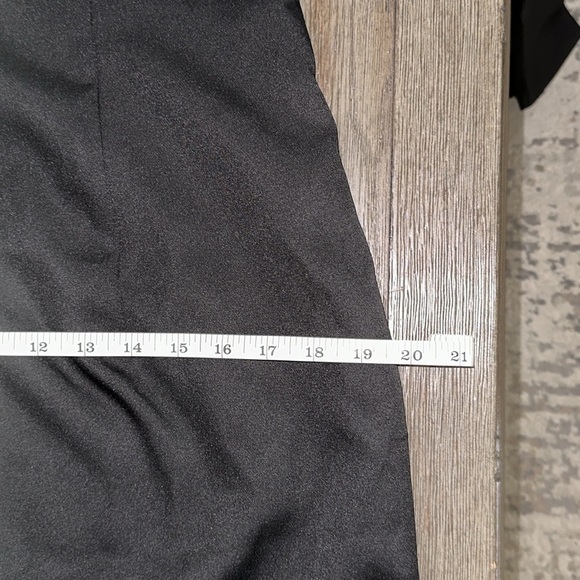 Lan Ting Exaggerated Sleeve V Back Formal Dress - Picture 9 of 10